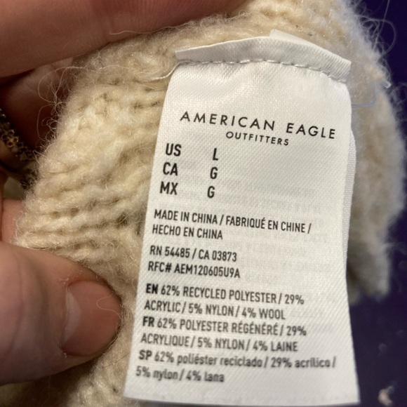 AMERICAN EAGLE OUTFITTERS Cream Cable Knit Cardigan (L) - Picture 7 of 7